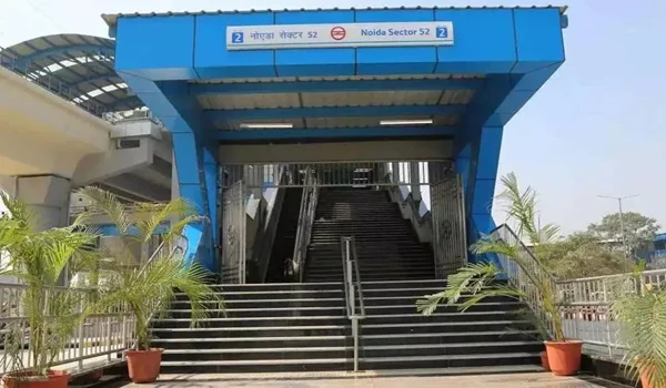 Sector 52 Metro Station Noida